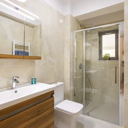 Artemis Sky - Sea Escape With Mountain View Appartamento Kalamata